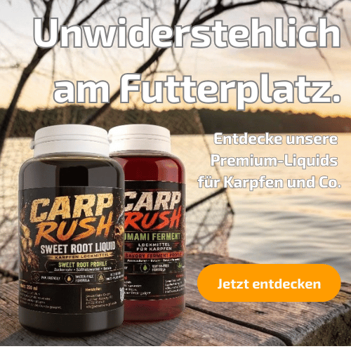 Werbegrafik mit zwei Flaschen CARP RUSH Premium-Liquids für Karpfenangeln am Seeufer, Text „Unwiderstehlich am Futterplatz“ und Button „Jetzt entdecken“