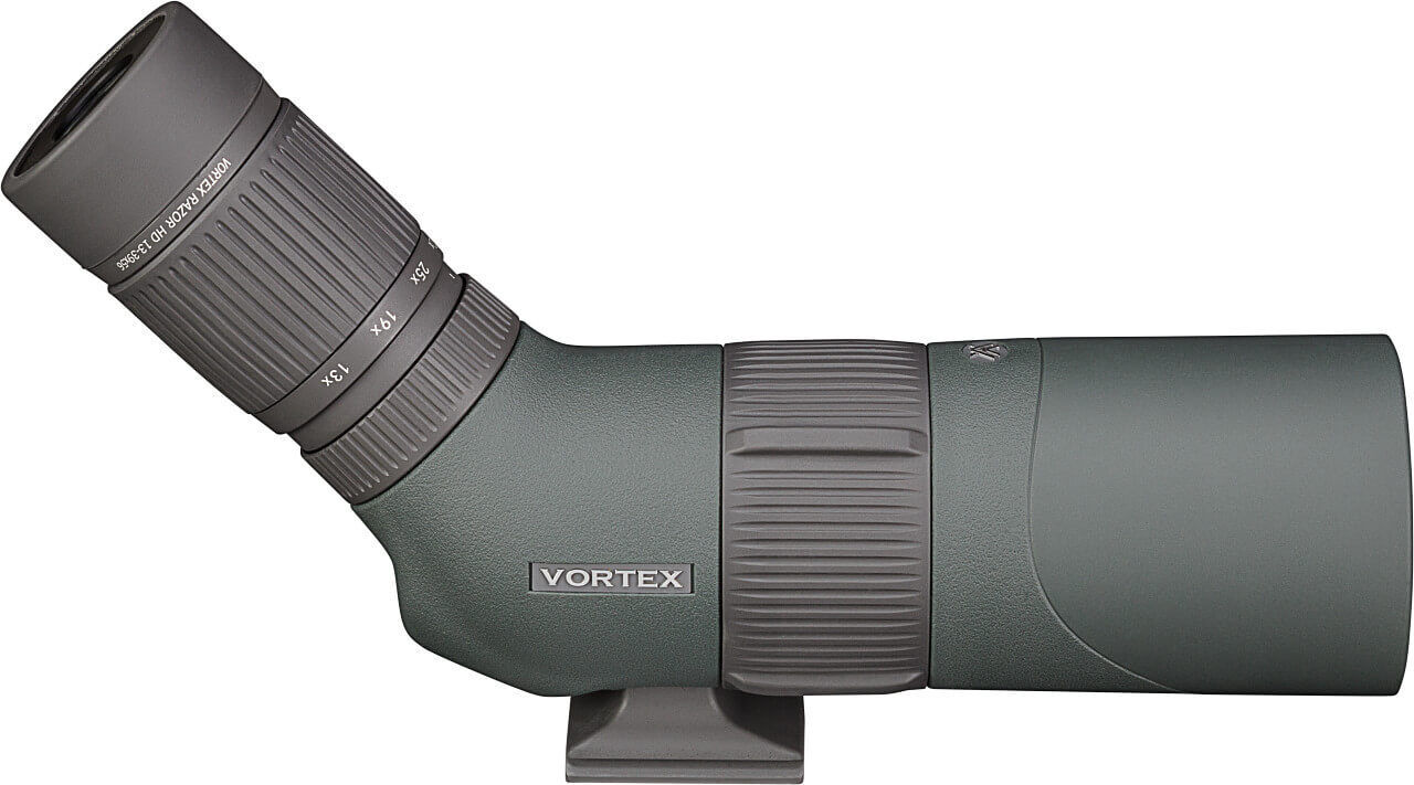 Seitenansicht eines Vortex HD Spektivs mit geripptem Fokussierring und variablem Vergrößerungsokular in Grau-Grün