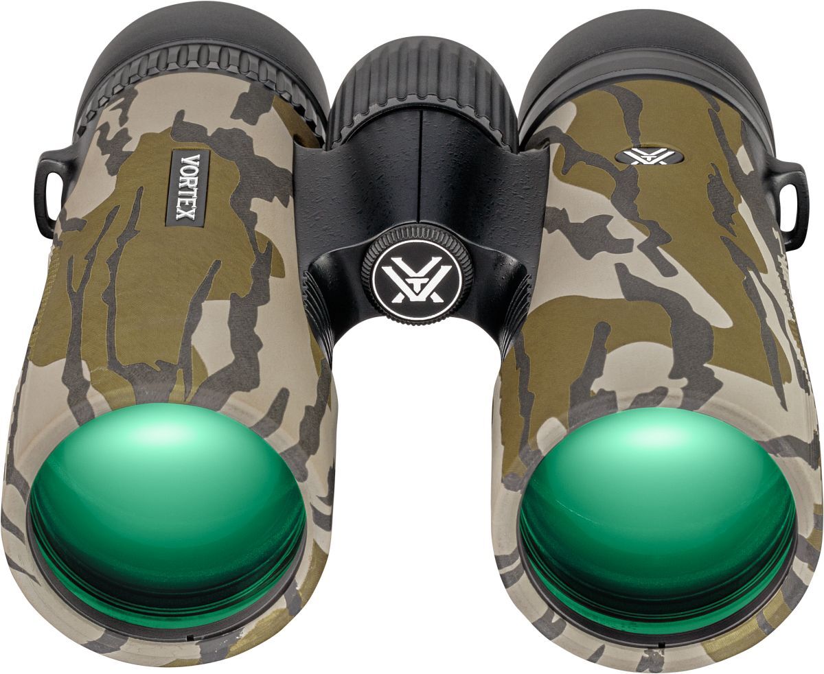Vorderansicht des Vortex Diamondback HD 10x42 Mossy Oak Bottomland Fernglases mit HD-Optik und Camouflage-Gehäuse für Jagd und Outdoor