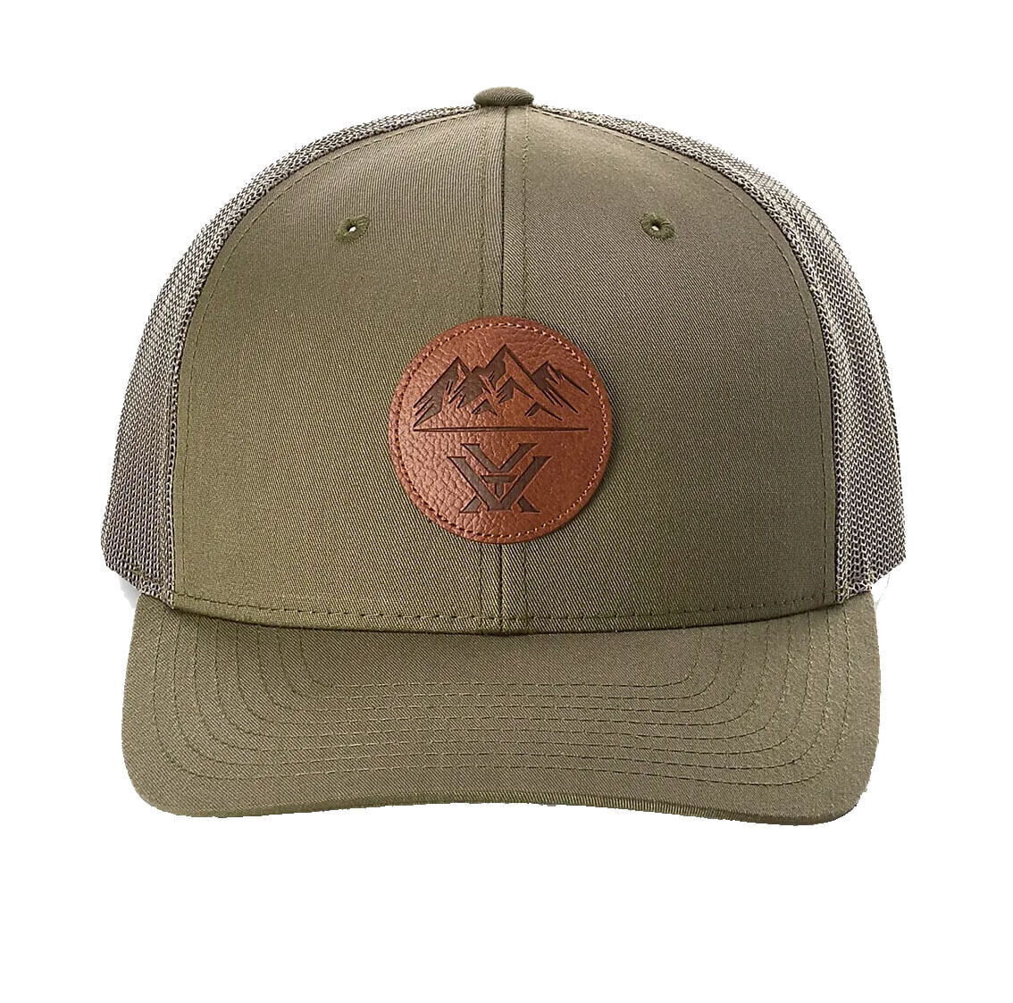 Olivegrüne Trucker-Kappe mit Netzrückseite und rundem Leder-Emblem mit Bergmotiv