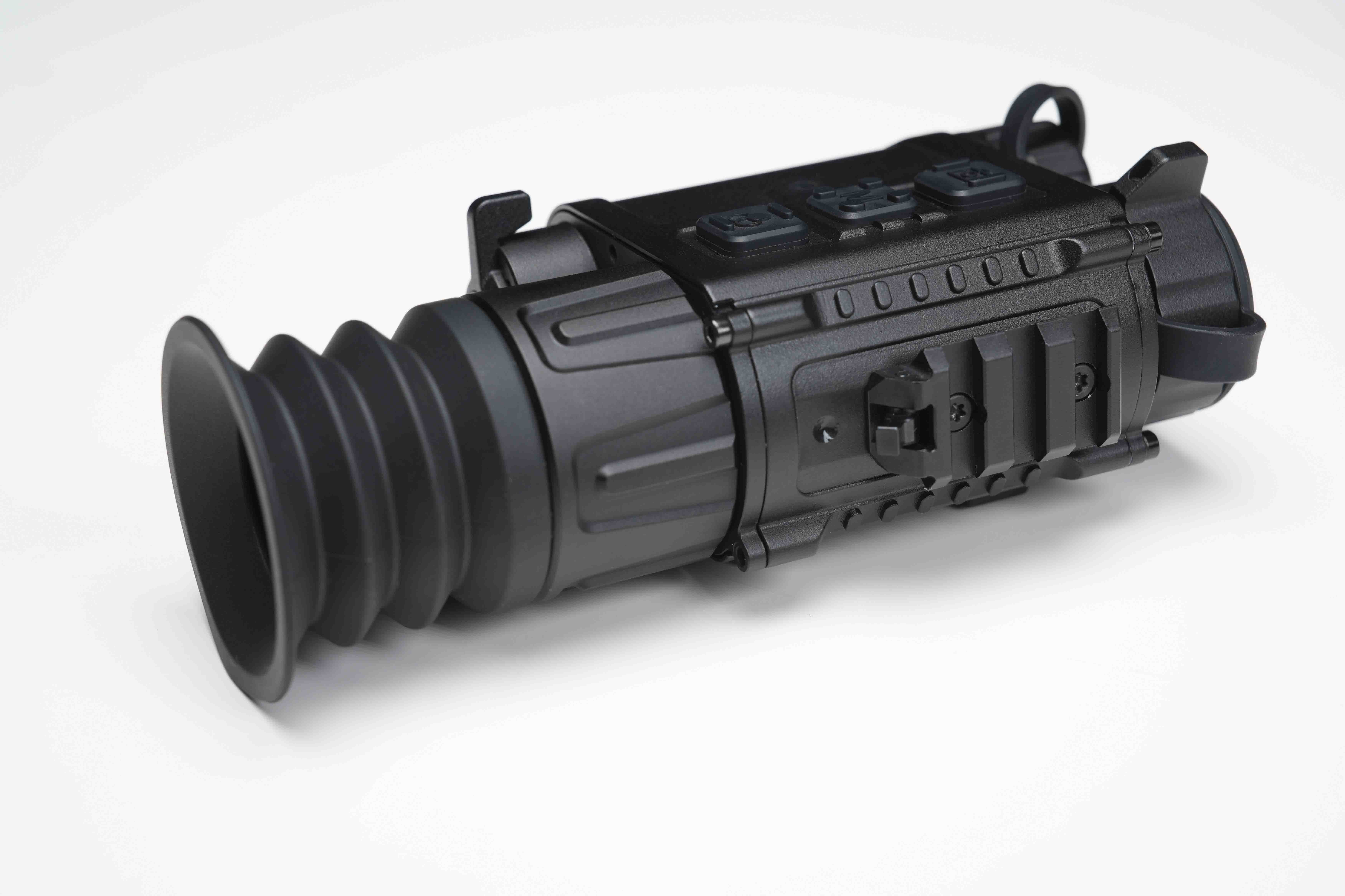 ZENTRON Mega CQ25R 4 in 1 Wärmebildgerät von Zentron mit 640×512 VOx-Sensor, OLED-Display und integriertem Laser-Entfernungsmesser für Nachtjagd