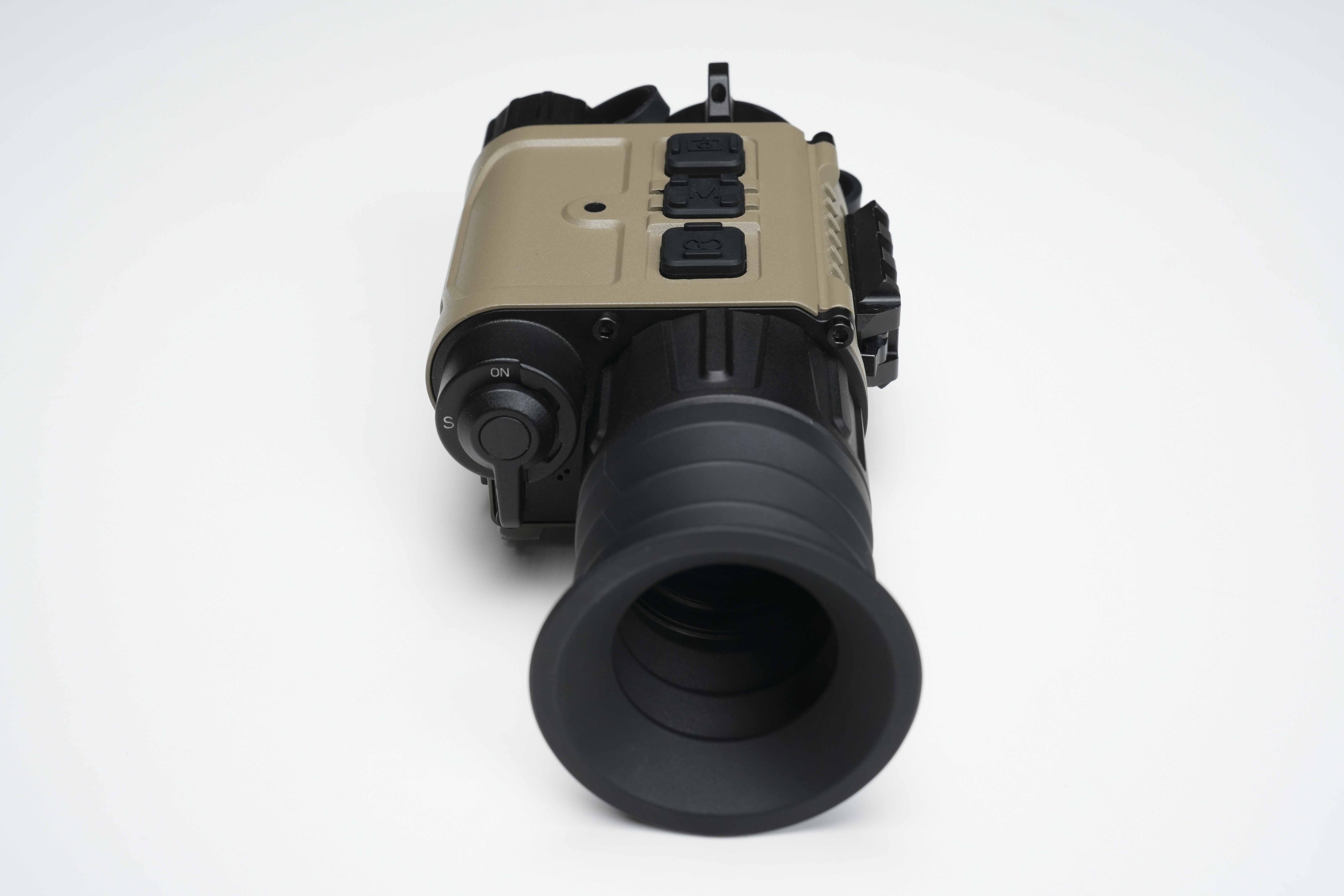 ZENTRON C50R TAN Wärmebild-Vorsatzgerät mit Laser-Entfernungsmesser bis 1200 m, 640×512 Sensor, OLED 1920×1080, IP67, leichtes Clip-On-Modul