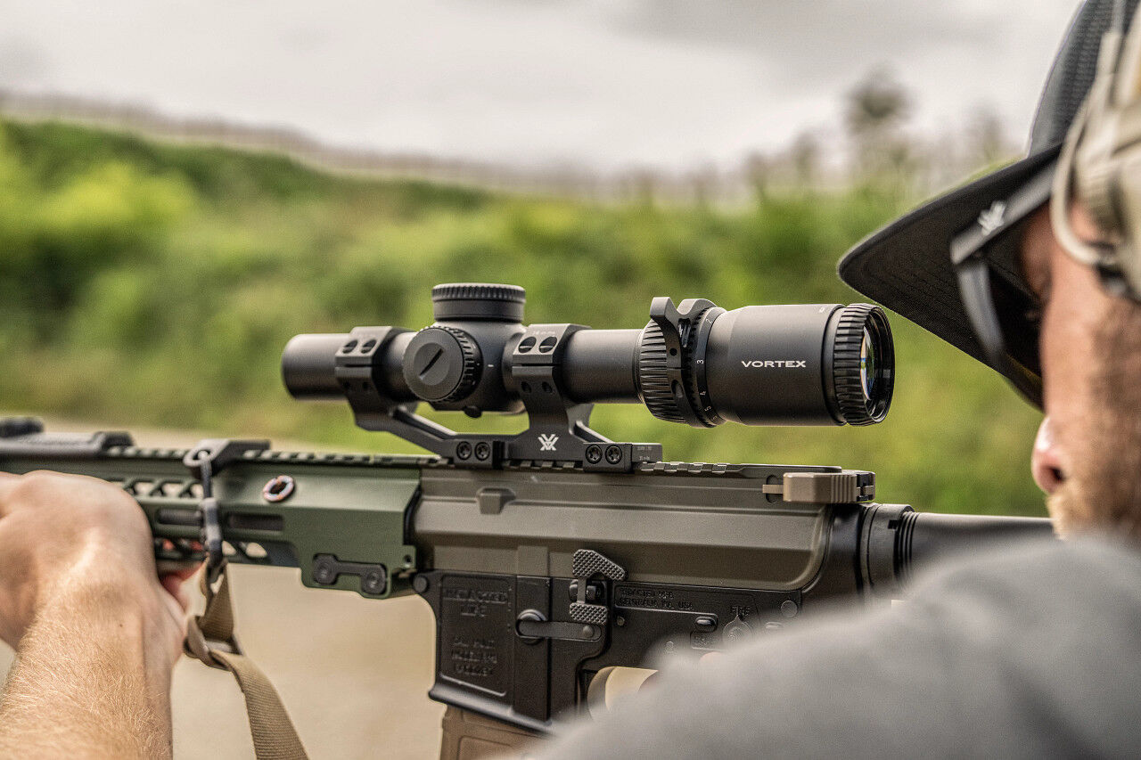 Vortex Venom 1-6x24 Zielfernrohr im Cantilever-Montagebundle
