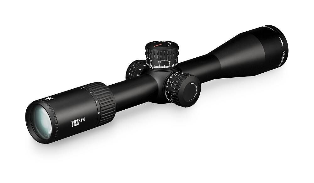 Schwarzes Vortex Zielfernrohr Viper PST 3-15x44, seitliche Ansicht auf weißen Hintergrund