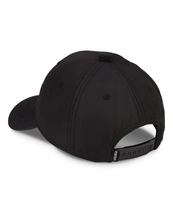 Rückansicht einer schwarzen Baseball Cap mit verstellbarem Snapback-Verschluss und dezentem Label, ideal als sportliche Freizeit-Kappe