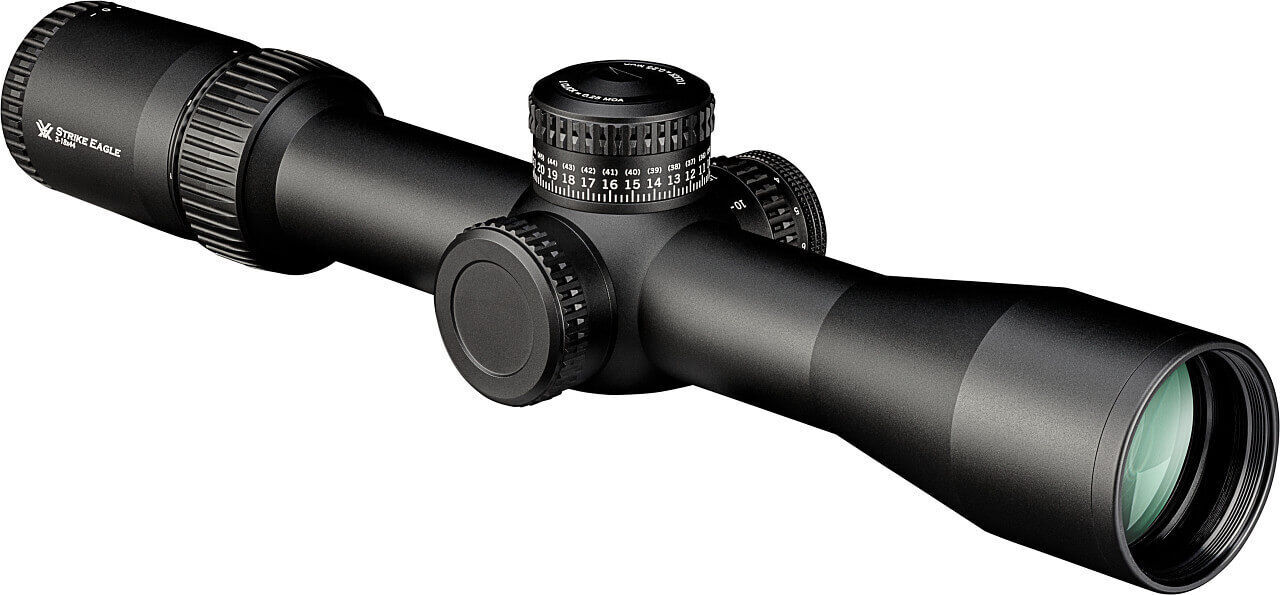 Schwarzes Vortex Strike Eagle Zielfernrohr mit Vergrößerung 1-6x24, ideal für präzises Zielen und Jagen.