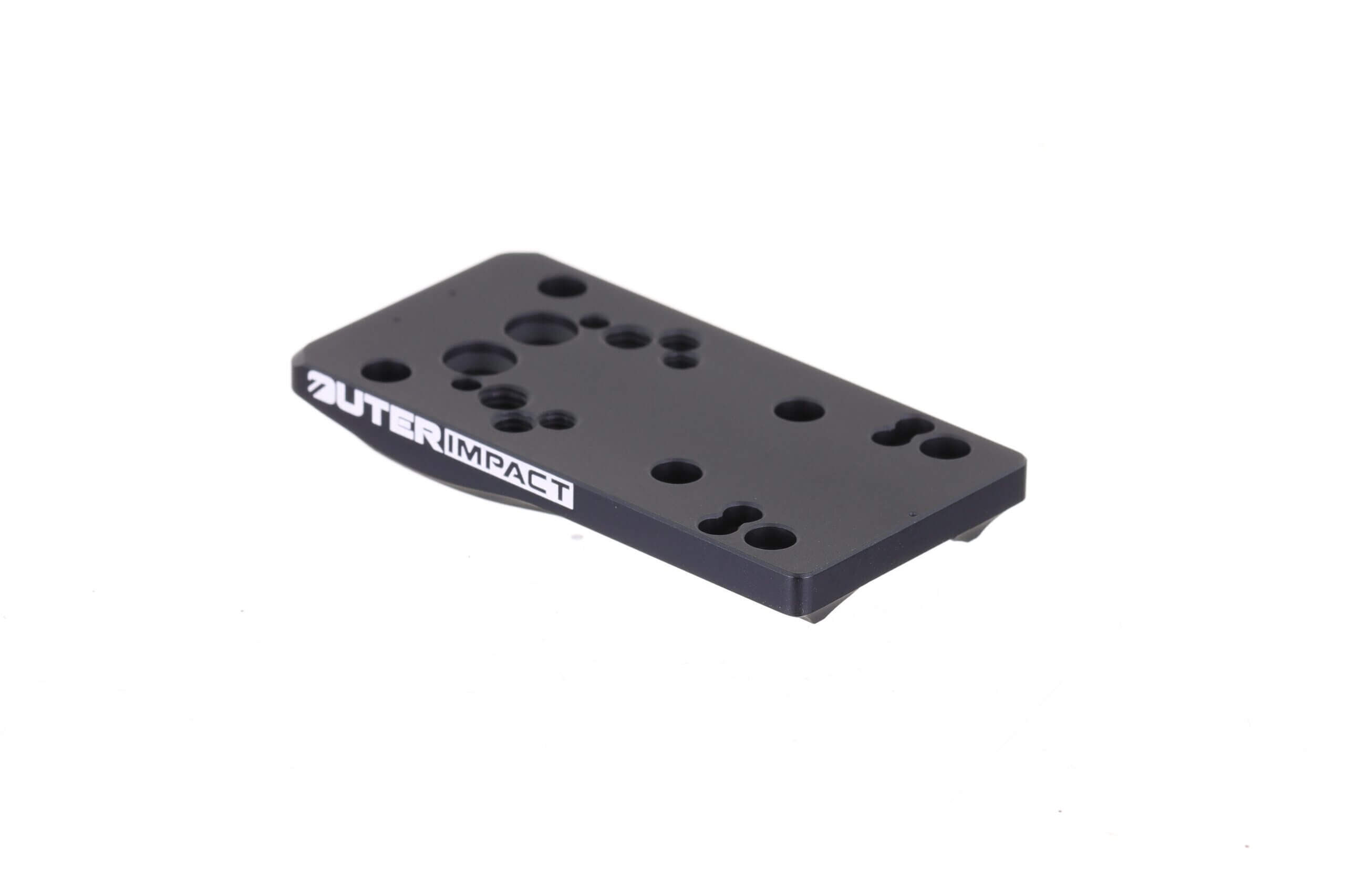 Schwarze Montageplatte von Outer Impact mit mehreren Befestigungslöchern, ideal für vielseitige Anwendungen.