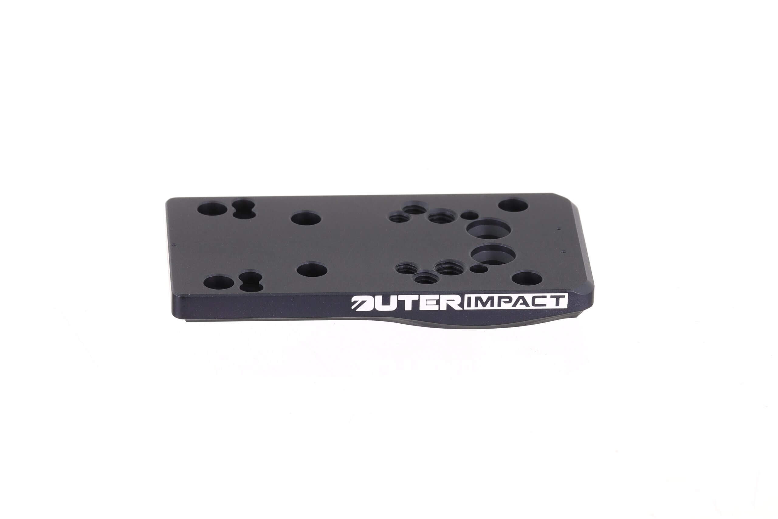 Schwarze Montageplatte von Outer Impact für die Installation von Zubehör an technischen Geräten.