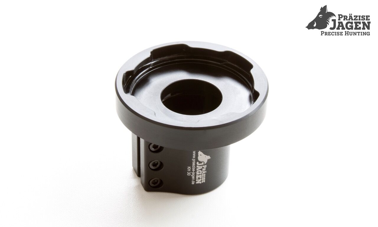 Schwarzer Adapter RK1-30 von Präzise Jagen für Jagdzubehör mit Logo.