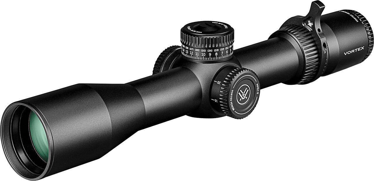 Seitenansicht eines Vortex Zielfernrohrs mit einstellbaren Drehknöpfen und mattschwarzen Finish