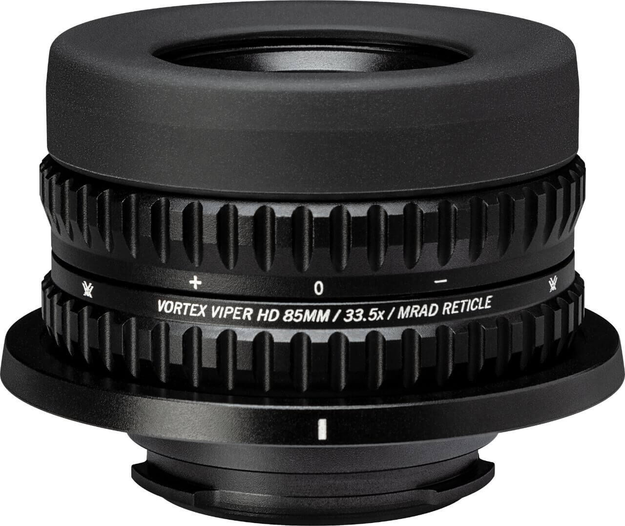 Nahaufnahme eines Vortex Viper HD 85MM Objektivs mit 33.5x Vergrößerung und MRAD-Absehen, schwarzes, robustes Design