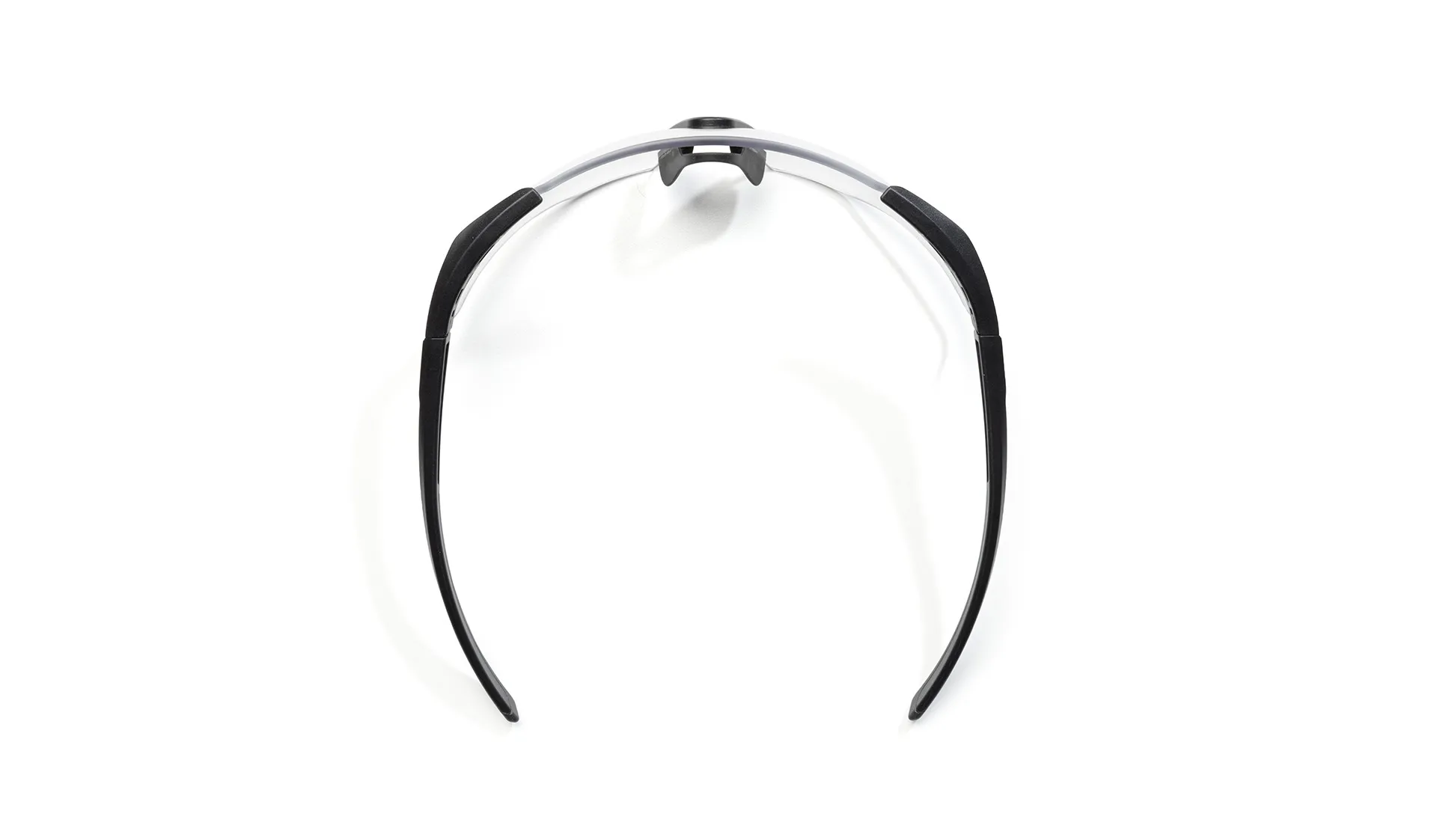 Obenansicht einer modernen Sportbrille mit schwarzen Bügeln und einem klaren Rahmen, ideal für Outdoor-Aktivitäten.