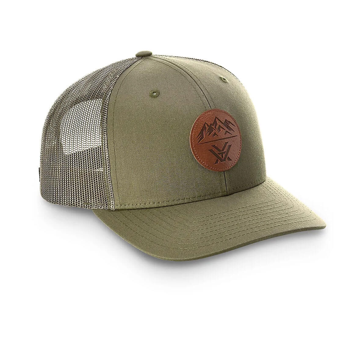 Olivegrüne Trucker-Cap mit rundem Logoaufnäher aus Leder und Mesh-Rückseite