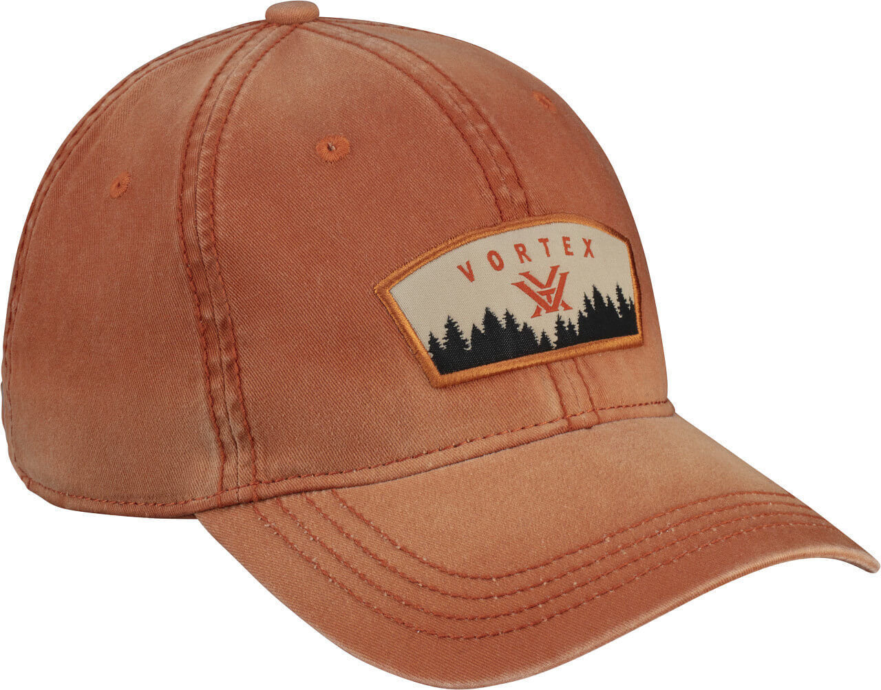 Seitliche Ansicht einer braunen Kappe mit Vortex-Logo und aufgesticktem Waldmotiv