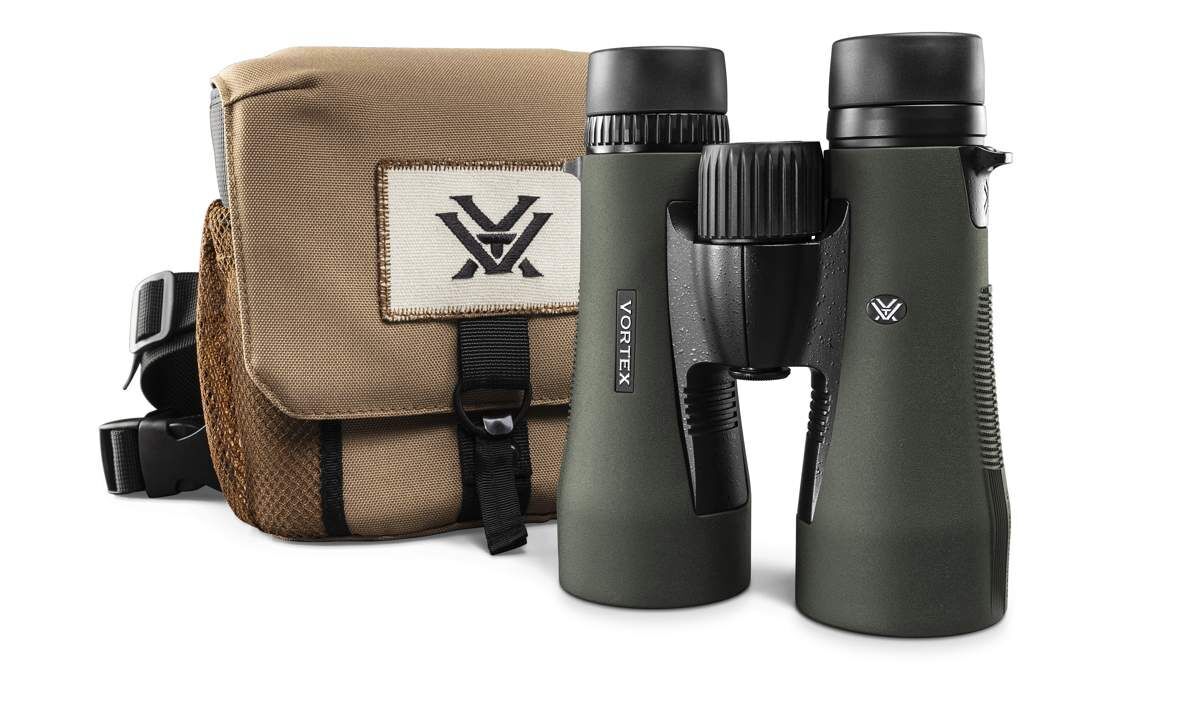 Grünes Vortex Fernglas mit robuster brauner Tragetasche, ideal für Outdoor-Expeditionen